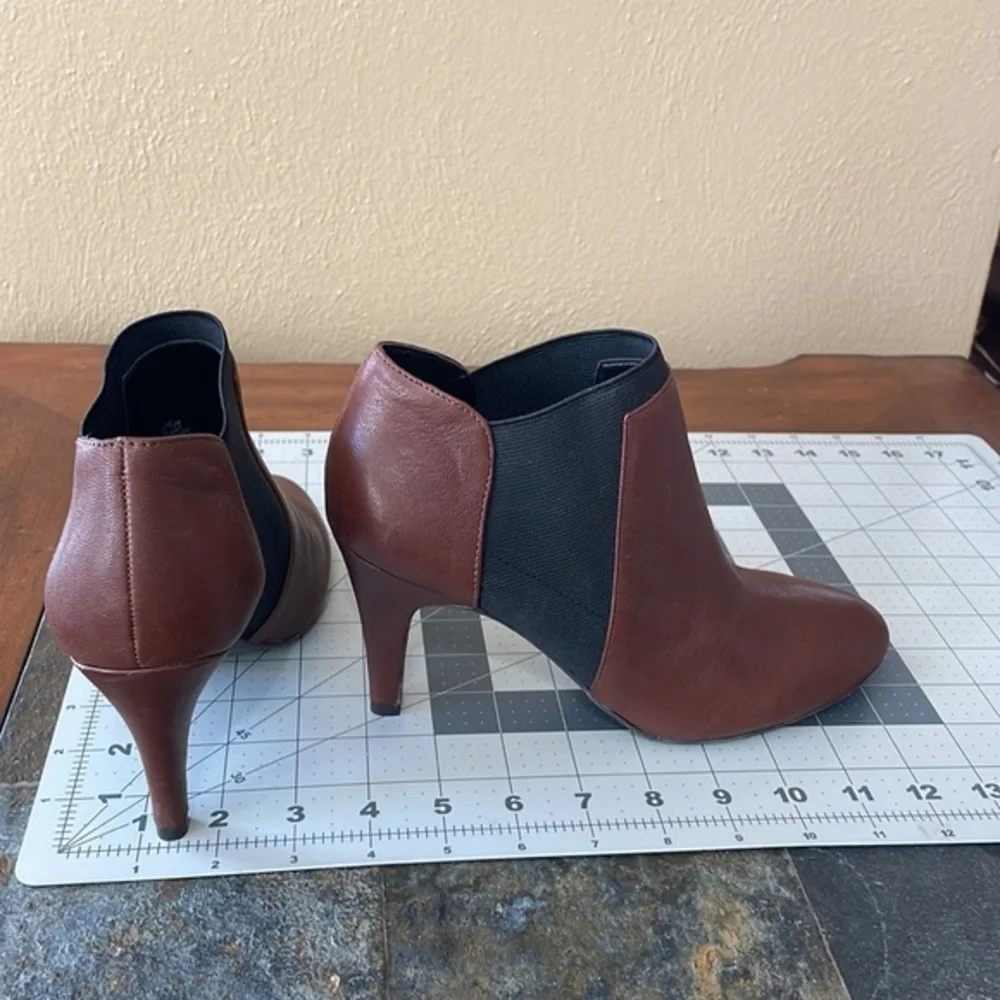 Isaac Mirzahi Live Viviana brown leather ankle boots with heels - Picture 7 of 11